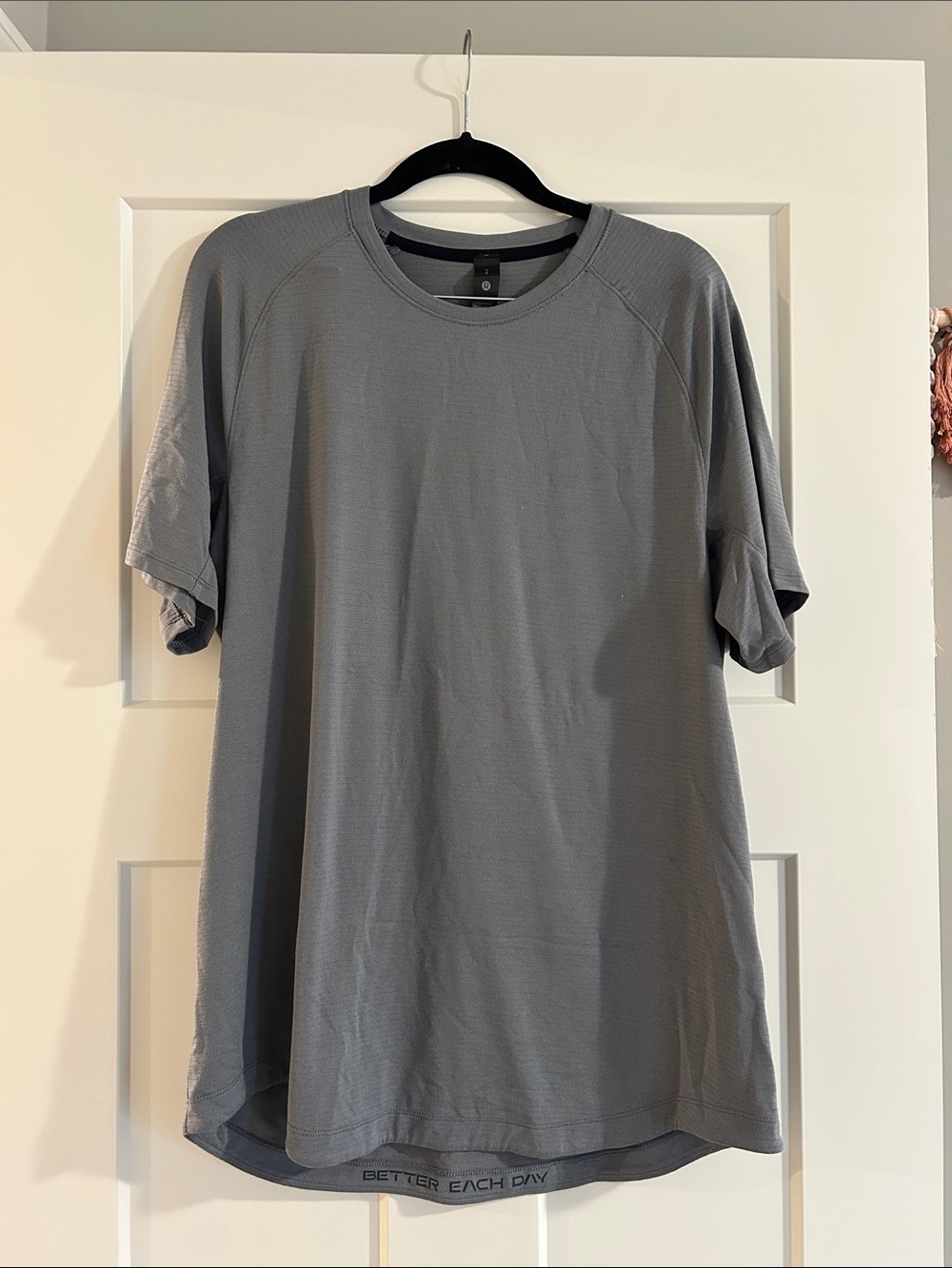 Men's Grey Performance Short-Sleeve Shirt